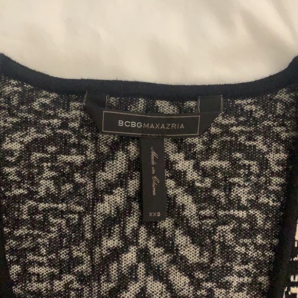 BCBGMAXARIA PEPLUM TOP - Picture 3 of 3